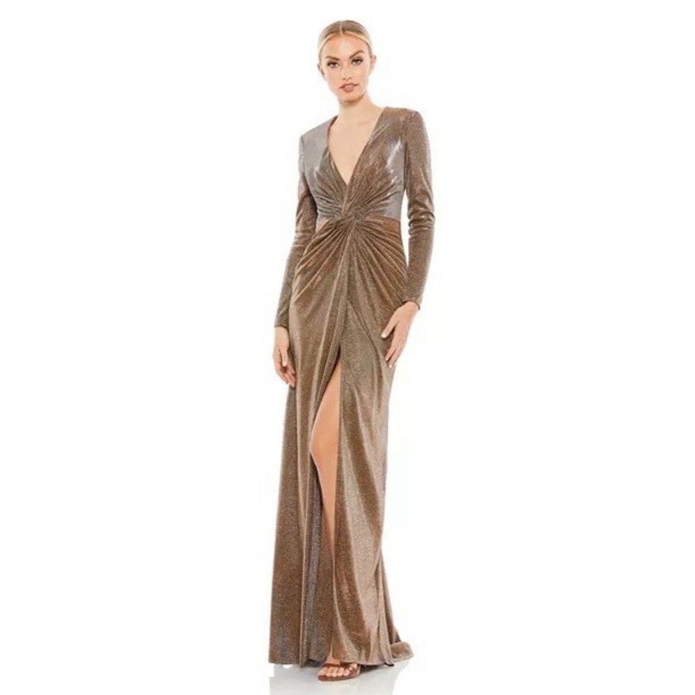 Mac Duggal Women's Ieena Metallic Twist Front Plunging Long Sleeve Gown
